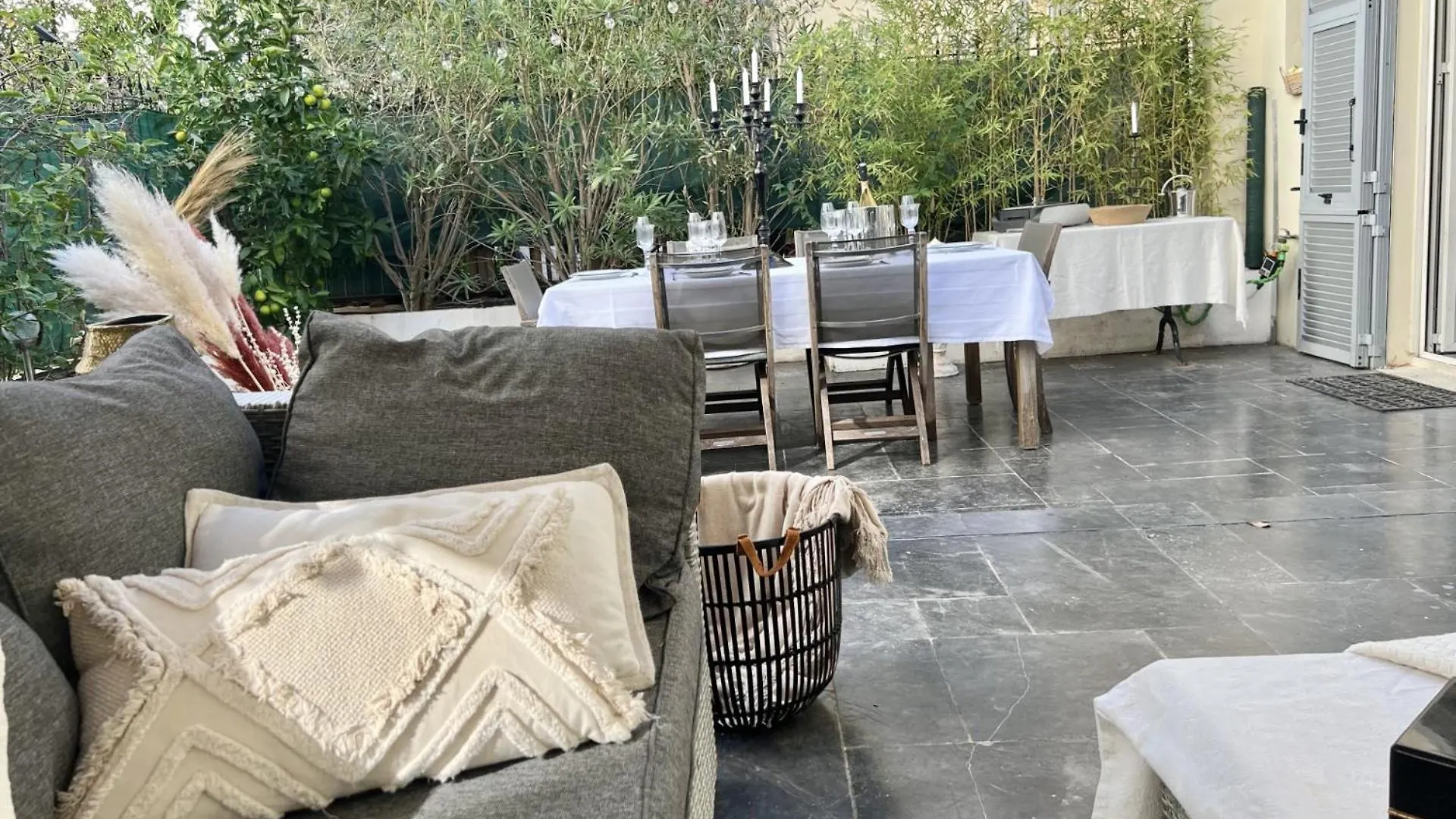 Superbe Appartement De 105 M2, Hyper Centre Avec Terrasse, Parking, A 5 Min De La Mer Nice Apartment