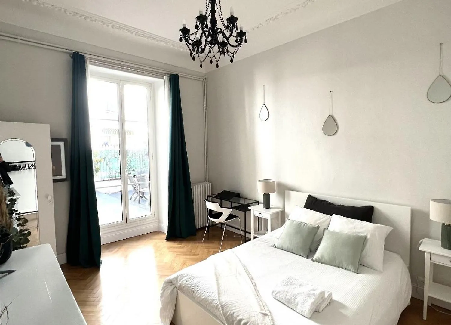 Apartment Superbe Appartement De 105 M2, Hyper Centre Avec Terrasse, Parking, A 5 Min De La Mer Nice